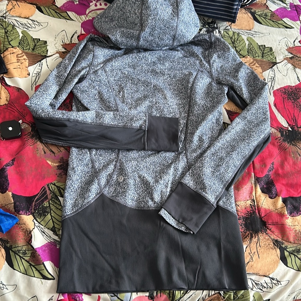 Lululemon Daily Practice Jacket - Picture 8 of 9